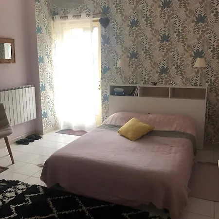 Au Calme, à La Campagne Alojamento de Acomodação e Pequeno-almoço 3*