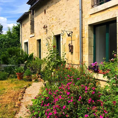 Alojamento de Acomodação e Pequeno-almoço Au Calme, à La Campagne